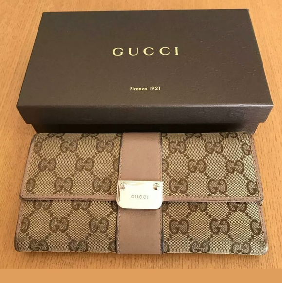 Gucci Handbags - 💯Auth Gucci canvas GG and leather long wallet